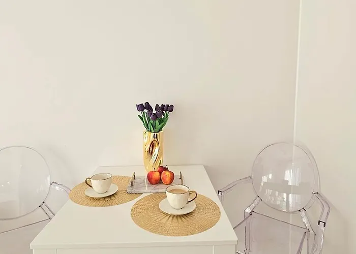 Super New Building Parking Wola-centrum وارسو