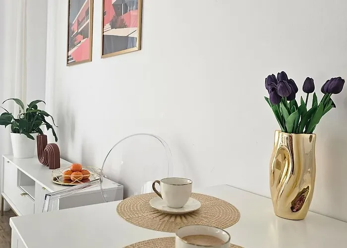 Super New Building Parking Wola-centrum * وارسو