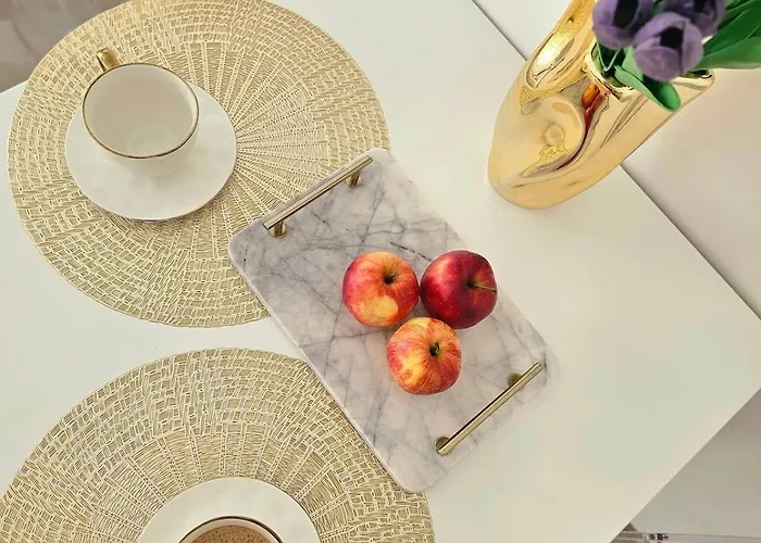 Super New Building Parking Wola-centrum وارسو